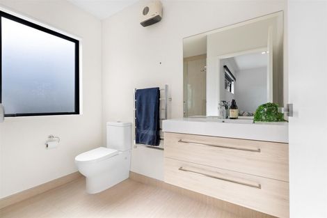 Photo of property in 18 Centre Crescent, Wanaka, 9305