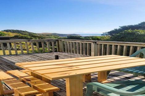 Photo of property in 12 Takarei Terrace, Mokau, 4376