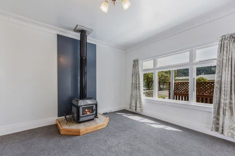 Photo of property in 12a Buller Street, Picton, 7220