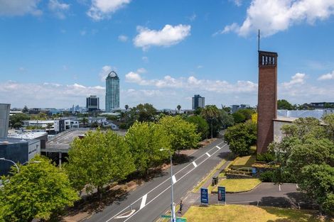 Photo of property in 4/6a The Promenade, Takapuna, Auckland, 0622