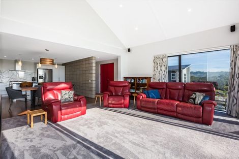 Photo of property in 14 The Fjord, Aotea, Porirua, 5024