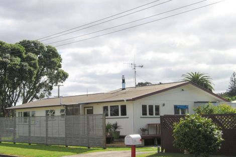 Photo of property in 58 Roretana Drive, Athenree, Katikati, 3177