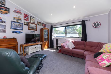 Photo of property in 19 Dudding Avenue, Northcote, Auckland, 0627