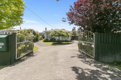 Photo of property in 160 Wainuiomata Road, Wainuiomata, Lower Hutt, 5014