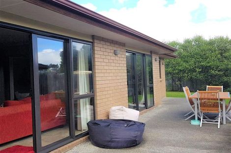 Photo of property in 19 Saltwood Street, Red Beach, 0932