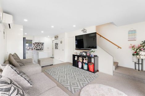 Photo of property in 1/36 West Coast Road, Glen Eden, Auckland, 0602