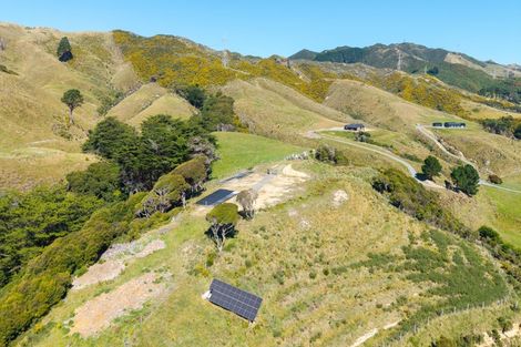 Photo of property in 474 Omokoroa Road, Makara, Wellington, 6972