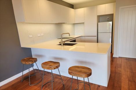 Photo of property in 43 Rona Street, Eastbourne, Lower Hutt, 5013