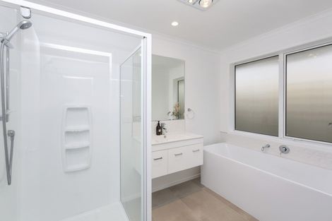 Photo of property in 9 Marsden Place, Hurworth, New Plymouth, 4310