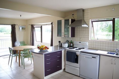 Photo of property in 9b Trotting Course Drive, Kumeu, 0891