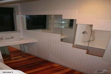 Photo of property in 25 Montreal Grove, Kingston, Wellington, 6021