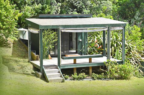 Photo of property in 20 Hillside Crescent, Leigh, 0985