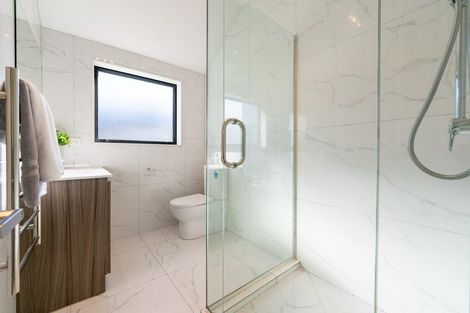 Photo of property in 6 Twin Parks Rise, Papakura, 2110