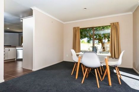 Photo of property in 77 Farringdon Avenue, Rototuna North, Hamilton, 3210