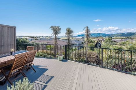 Photo of property in 10 Simpson Crescent, Raumati Beach, Paraparaumu, 5032