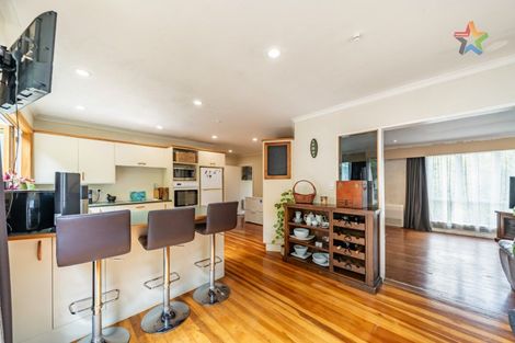 Photo of property in 21 Kennedy Grove, Stokes Valley, Lower Hutt, 5019