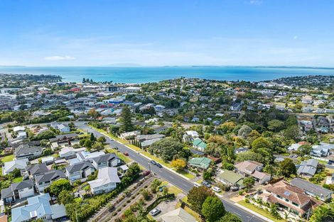 Photo of property in 1/16 Arran Road, Browns Bay, Auckland, 0630