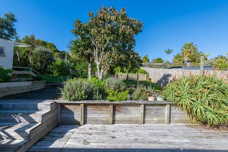 Photo of property in 43 Surf Road, Stanmore Bay, Whangaparaoa, 0932
