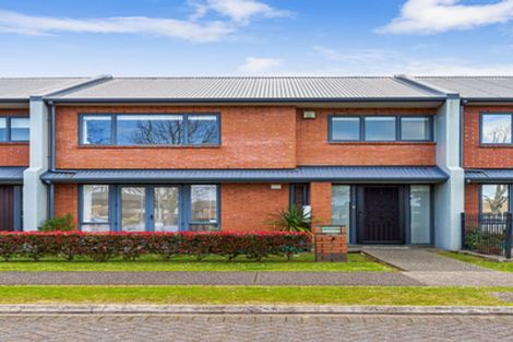 Photo of property in 4a Tuscany Way, Te Atatu Peninsula, Auckland, 0610