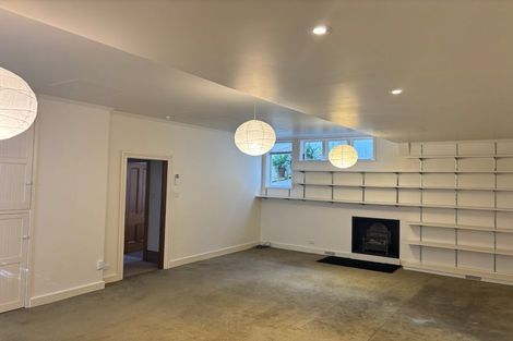 Photo of property in 12 Fairview Crescent, Kelburn, Wellington, 6012