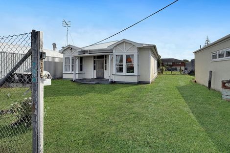 Photo of property in 73 Oxford Street, Levin, 5510