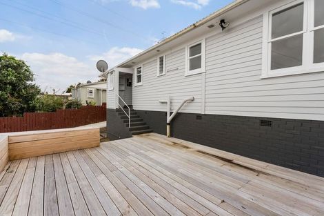 Photo of property in 27 Takanini Road, Takanini, 2112