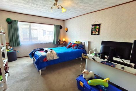 Photo of property in 25 Beechdale Crescent, Pakuranga Heights, Auckland, 2010