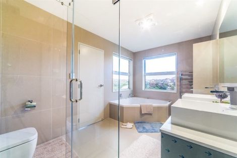 Photo of property in 18 Remuremu Street, Long Bay, Auckland, 0630