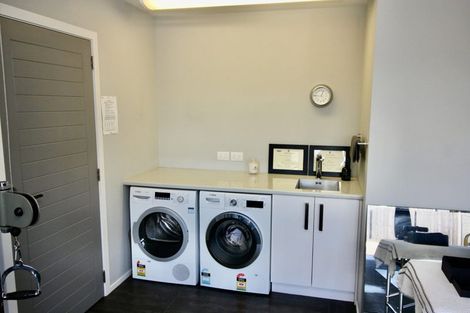 Photo of property in 4 Roseberry Place, Whitianga, 3510