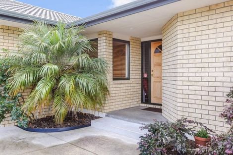 Photo of property in 16 Warriston Avenue, Waiuku, 2123