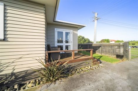 Photo of property in 10 Ohawe Terrace, Ohawe, Hawera, 4671
