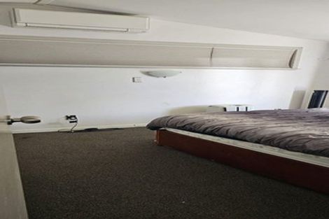 Photo of property in 557 Glenfield Road, Glenfield, Auckland, 0629