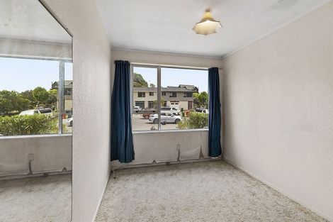 Photo of property in 11 Yarrow Place, Papakowhai, Porirua, 5024