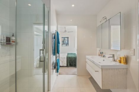 Photo of property in 7 Marellen Drive, Red Beach, 0932