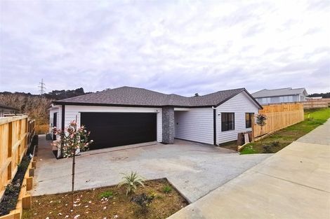 Photo of property in 32 Jeroboam Loop, Kumeu, 0810