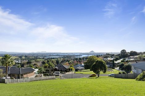 Photo of property in 17 Holcombrooke Lane, Welcome Bay, Tauranga, 3175