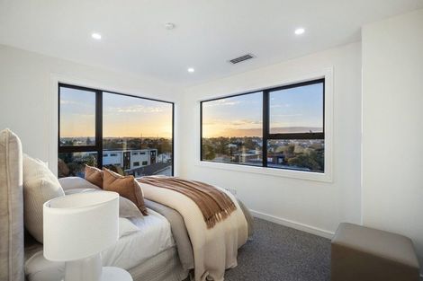 Photo of property in 16c Egremont Street, Belmont, Auckland, 0622