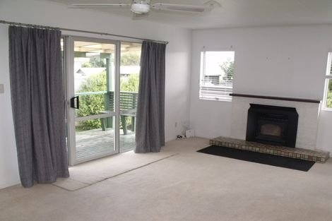Photo of property in 9 Kaweka Place, Havelock North, 4130