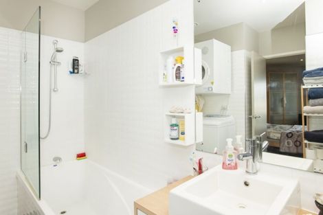 Photo of property in Marina View Apartments, 302/4 Reads Quay, Gisborne, 4010