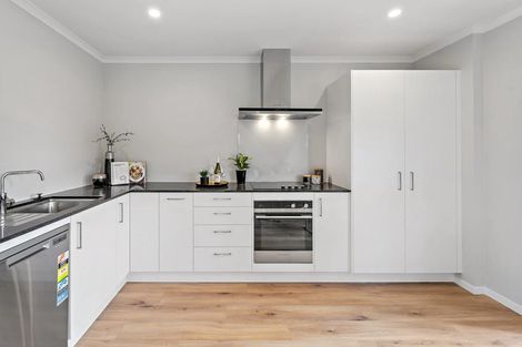 Photo of property in 78 Papatupu Way, Kumeu, 0810