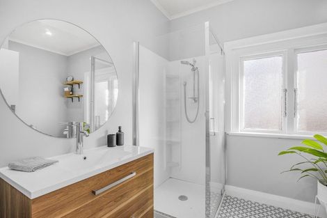 Photo of property in 24 Kauri Street, Eastbourne, Lower Hutt, 5013