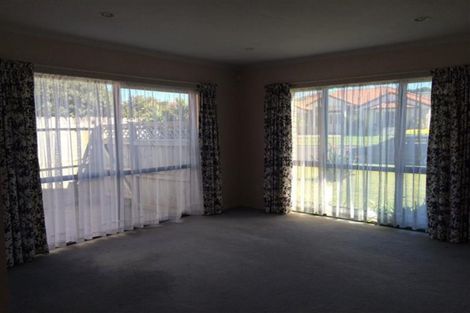 Photo of property in 1 Belcoo Crescent, East Tamaki, Auckland, 2013