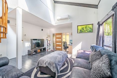 Photo of property in 27 Postgate Drive, Whitby, Porirua, 5024