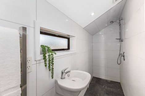 Photo of property in 4 Oxford Crescent, Ebdentown, Upper Hutt, 5018