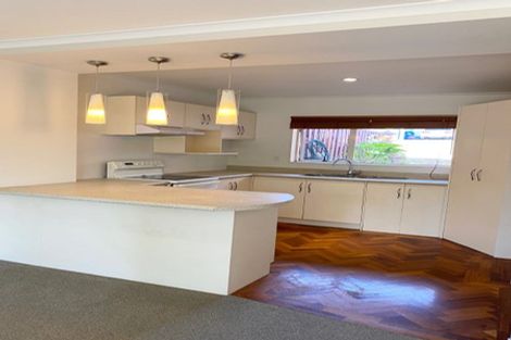 Photo of property in 2/27 Lucienne Drive, Ranui, Auckland, 0612