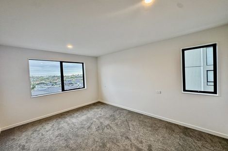 Photo of property in 23 Kerekin Drive, Oteha, Auckland, 0632