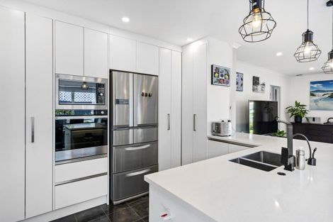 Photo of property in 1a Camp Street, Heretaunga, Upper Hutt, 5019