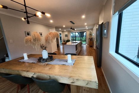 Photo of property in 72 Mawai Hakona Drive, Wallaceville, Upper Hutt, 5018