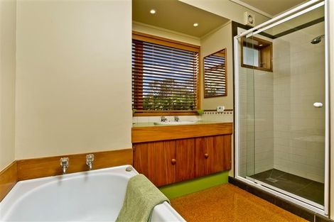 Photo of property in 18 Lingham Crescent, Torbay, Auckland, 0630