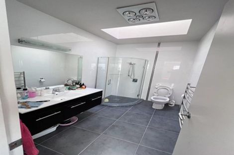 Photo of property in 3 Keating Rise, Northcross, Auckland, 0632